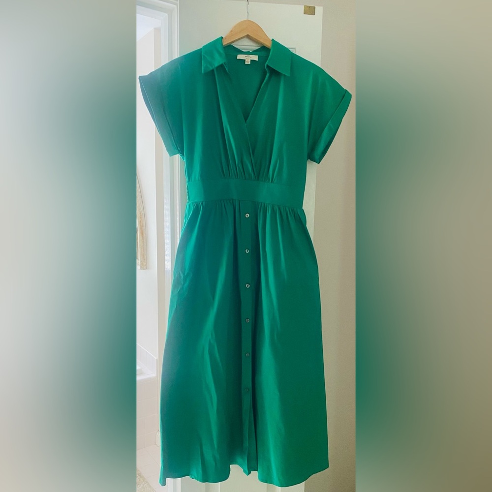 Entro Green Pleated Buttoned Midi Sundress